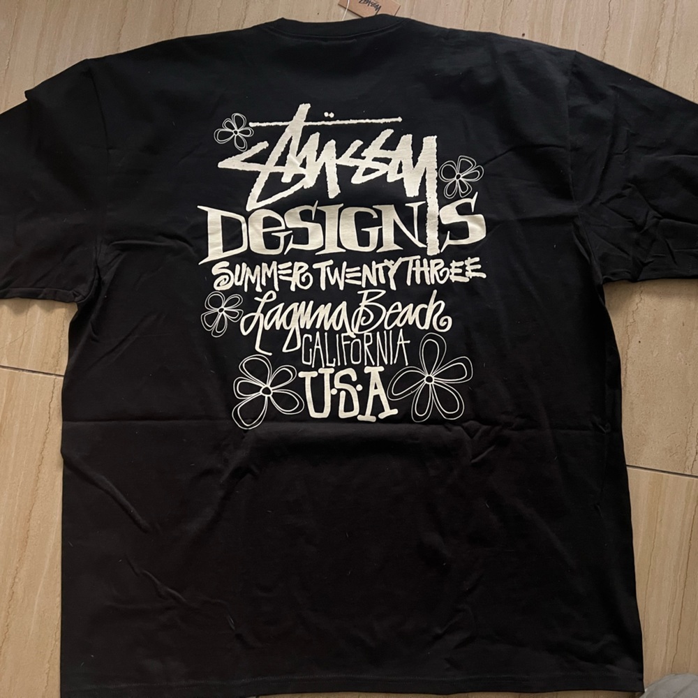 BRAND NEW SIZE XXL STUSSY T SHIRT.